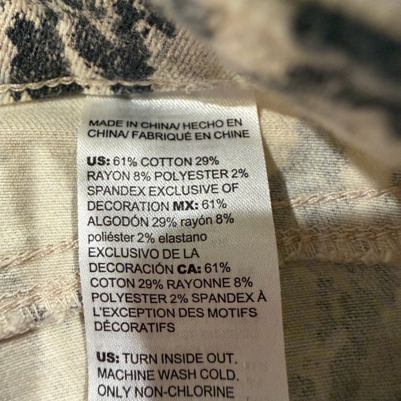 Chicos Pull on Jegging Snake Print Women's Pants Size .5 - Picture 5 of 11